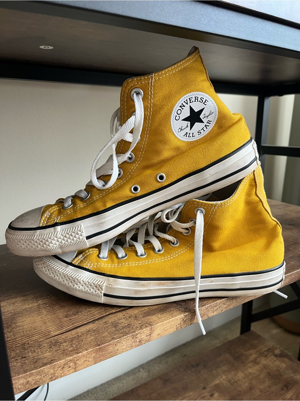 Women’s Converse Chuck Taylor All Star High Top Yellow Sneakers Sz 9.5